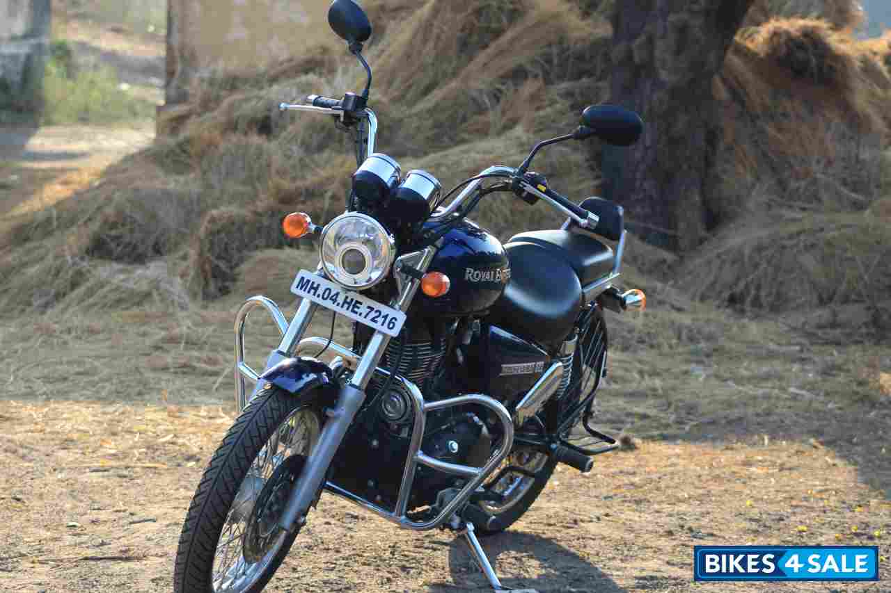 Blue Royal Enfield Thunderbird 350
