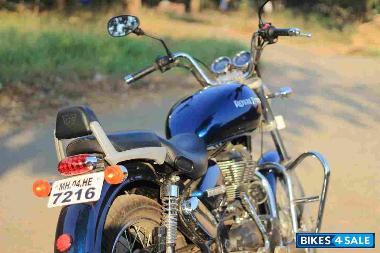 Blue Royal Enfield Thunderbird 350