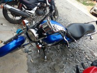 Blue Bajaj Avenger 220 DTS-i