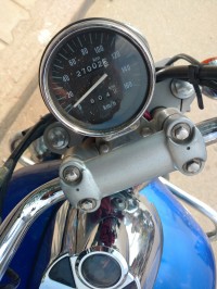 Blue Bajaj Avenger 220 DTS-i