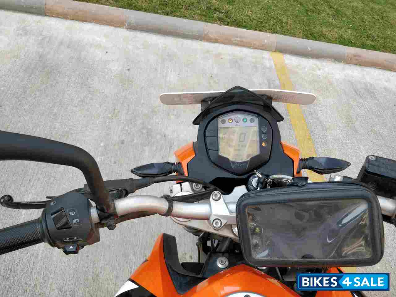 Orange KTM Duke 200