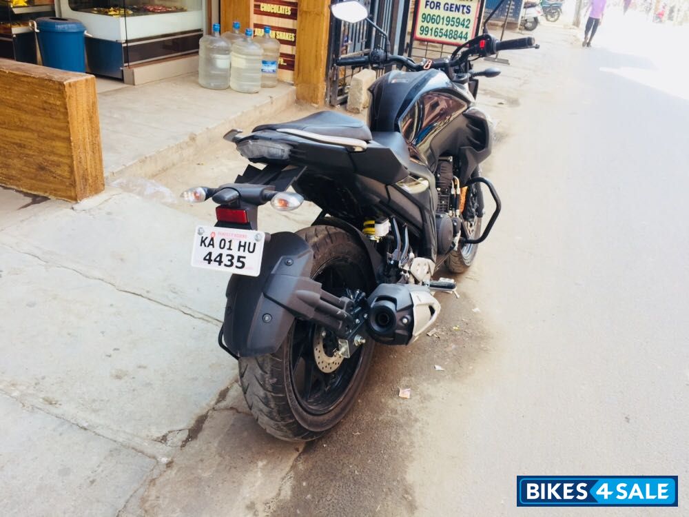 Midnight Black Yamaha FZ25