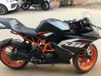 Black KTM RC 200