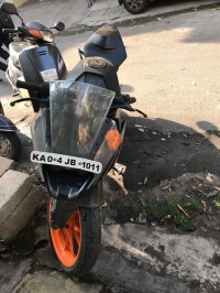 Black KTM RC 200