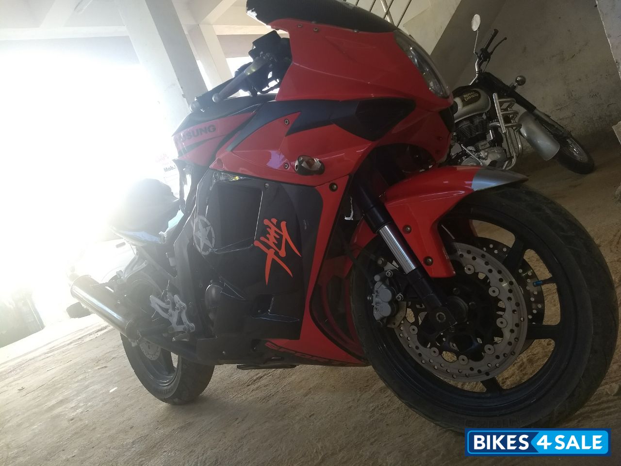 Red Black Hyosung GT250R