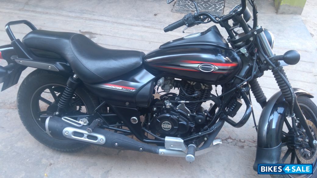Black Bajaj Avenger Street 220