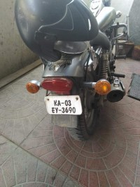 Black And Grey Bajaj Avenger 180 DTS-i