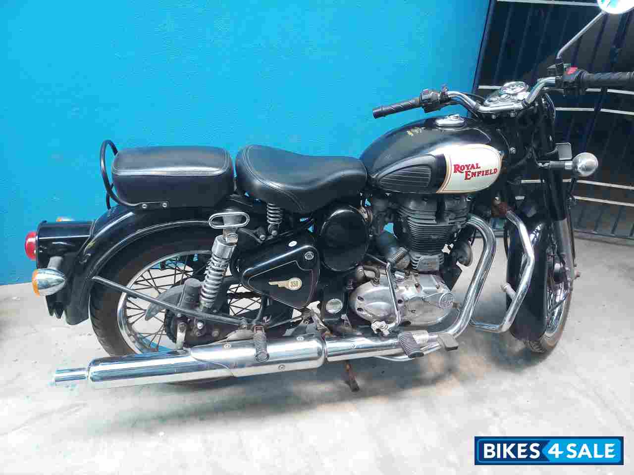 Black Royal Enfield Classic 350