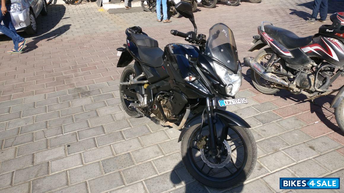 Black Bajaj Pulsar AS 150 Black Bajaj Pulsar AS 150