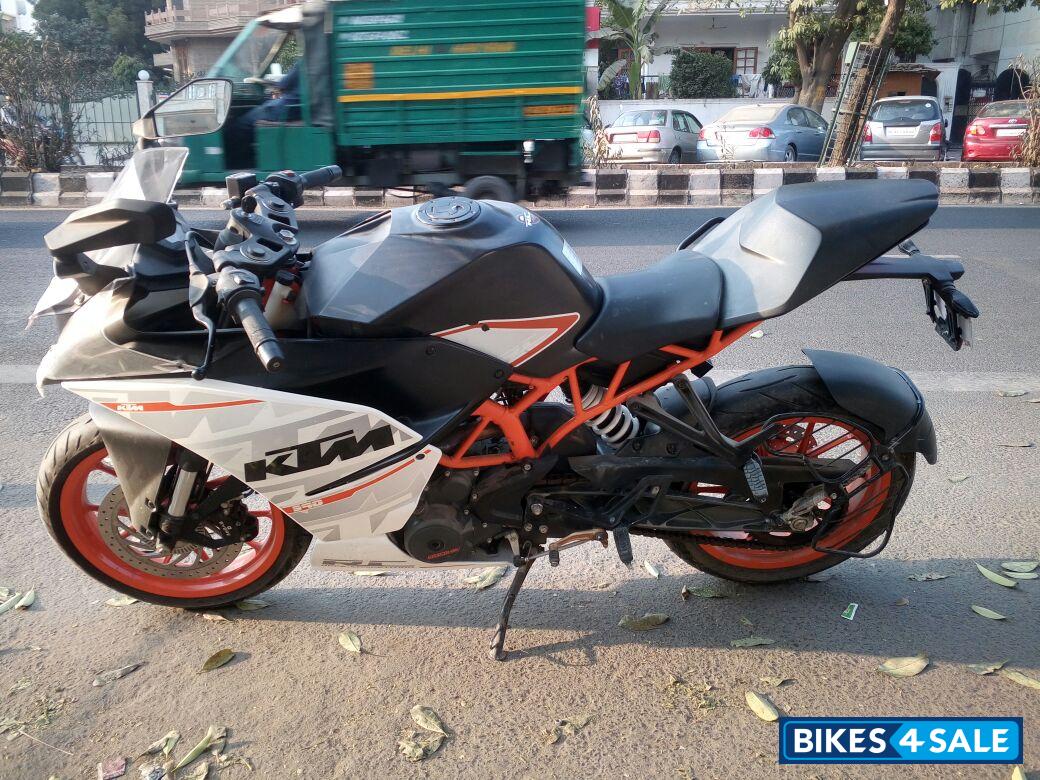 White Orange KTM RC 390