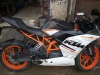 White Orange KTM RC 390