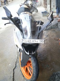 White Orange KTM RC 390