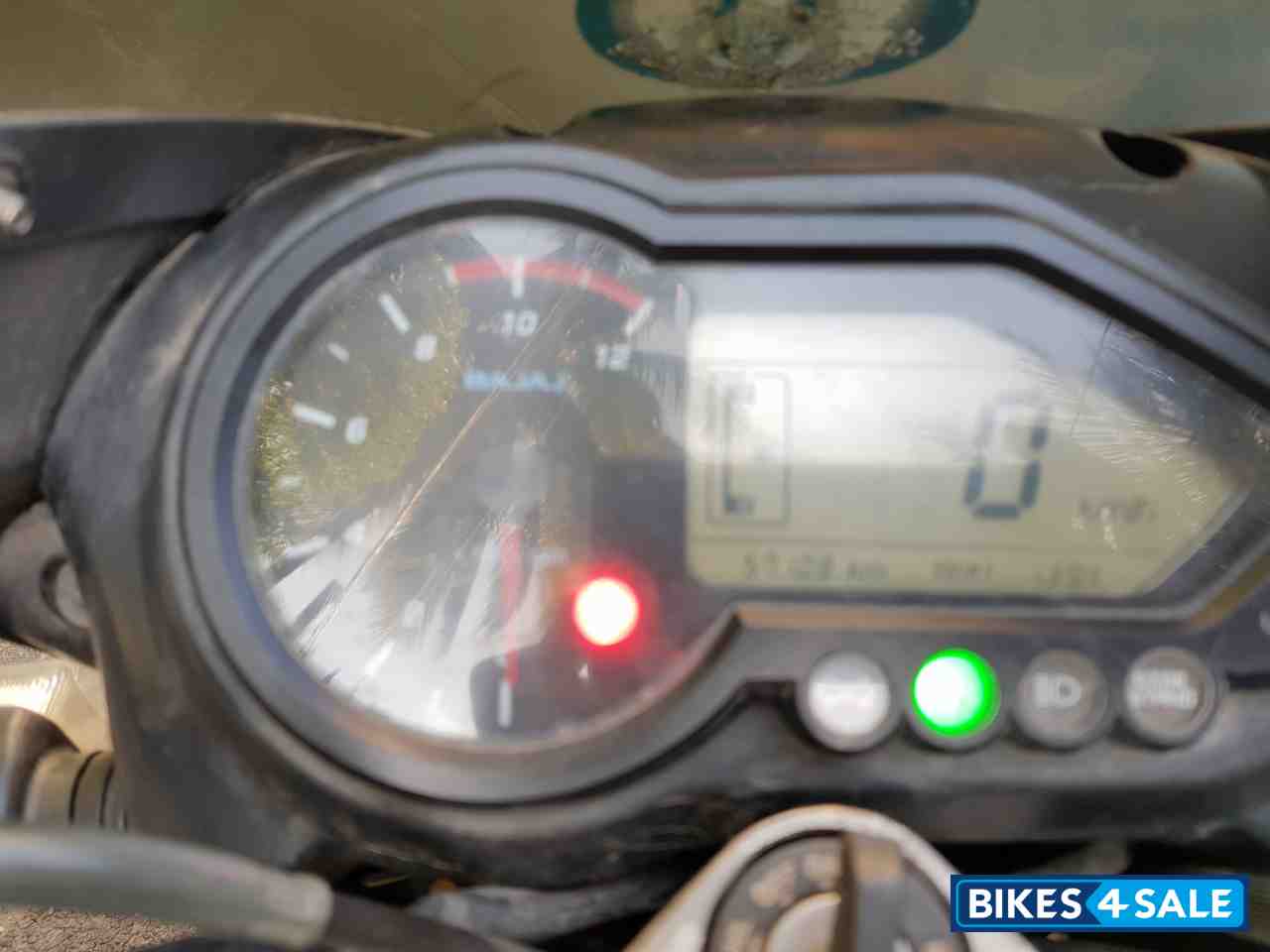 Golden Silver Bajaj Pulsar 150 DTSi Golden Silver Bajaj Pulsar 150 DTSi