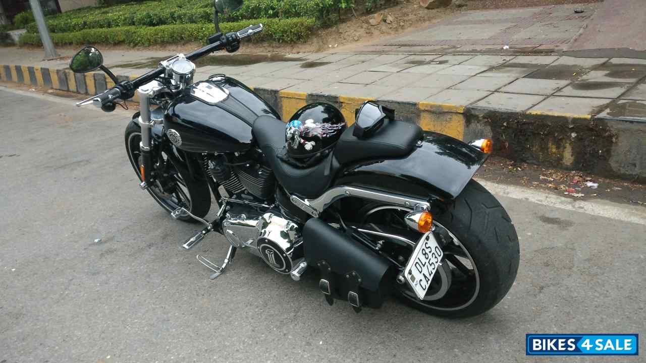 Black Harley Davidson Breakout