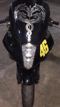 Black Hyosung GT650R