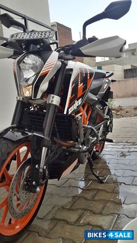 White KTM Duke 390
