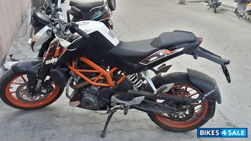 White KTM Duke 390