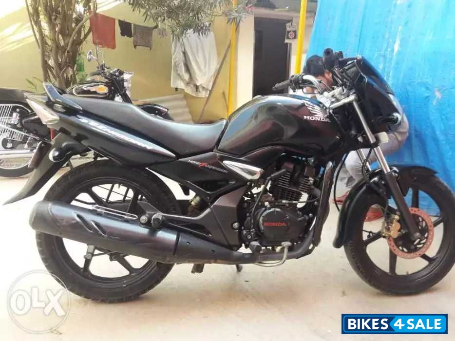 Black Honda CB Unicorn