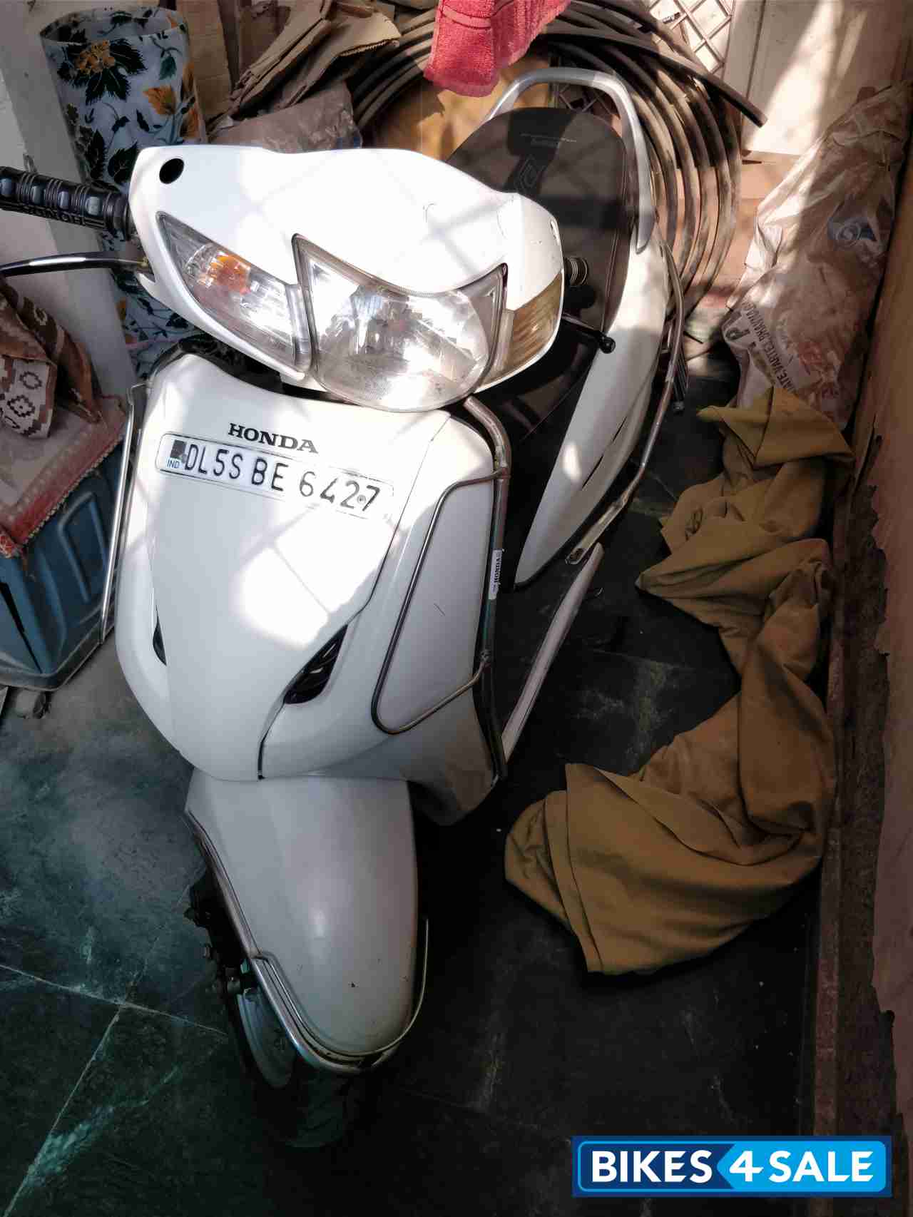 White Honda Activa