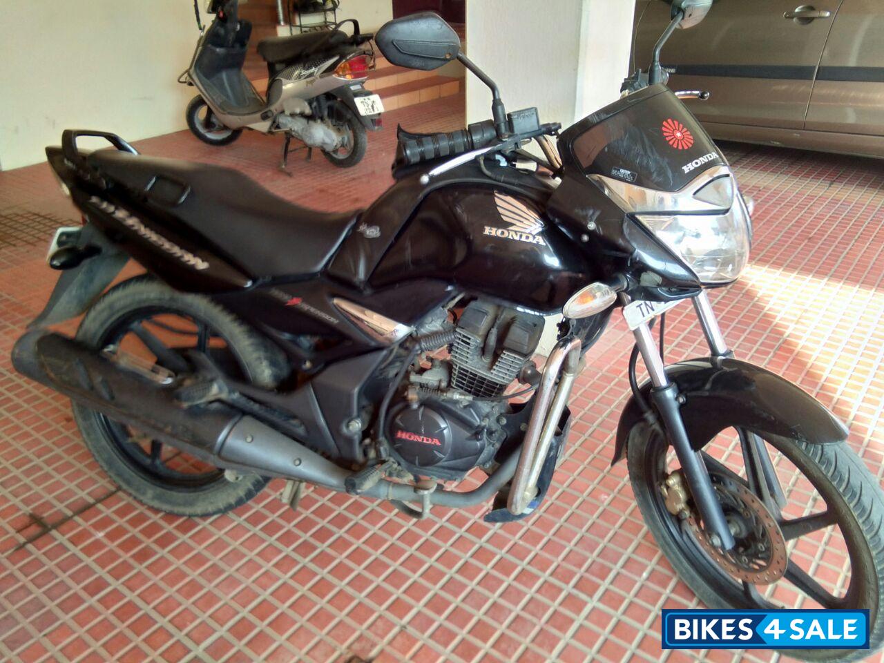 Black Honda CB Unicorn