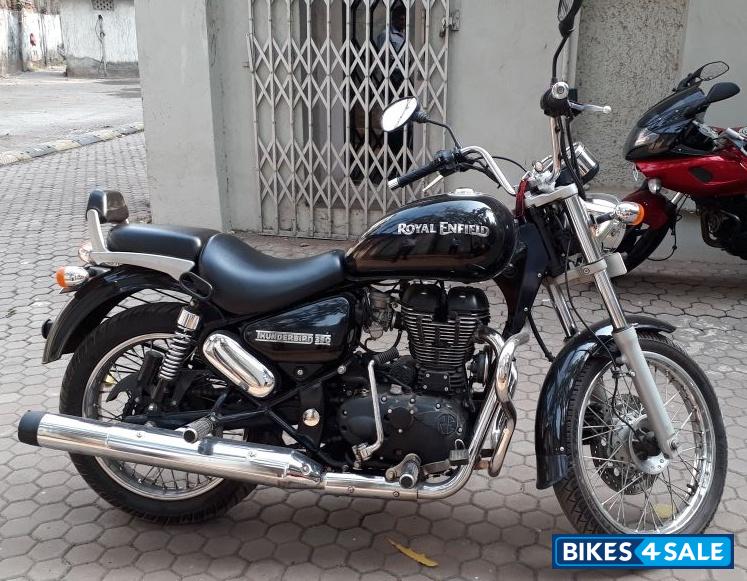 Black Royal Enfield Thunderbird 350 Black Royal Enfield Thunderbird 350