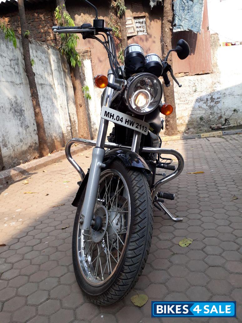 Black Royal Enfield Thunderbird 350 Black Royal Enfield Thunderbird 350