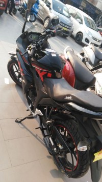 Black Suzuki Gixxer SF Fi