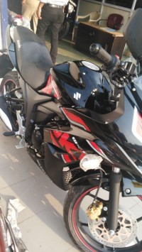 Black Suzuki Gixxer SF Fi
