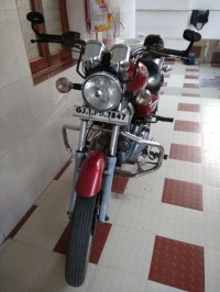 Red Royal Enfield Thunderbird TwinSpark 350