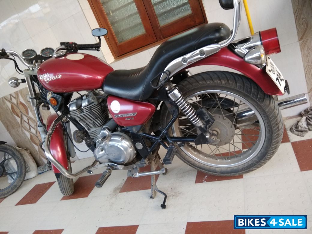 Red Royal Enfield Thunderbird TwinSpark 350
