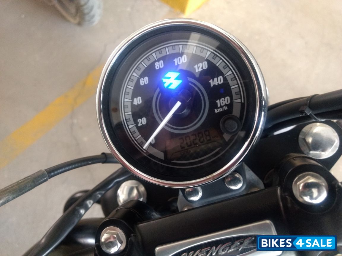 Matte Black Bajaj Avenger Street 220