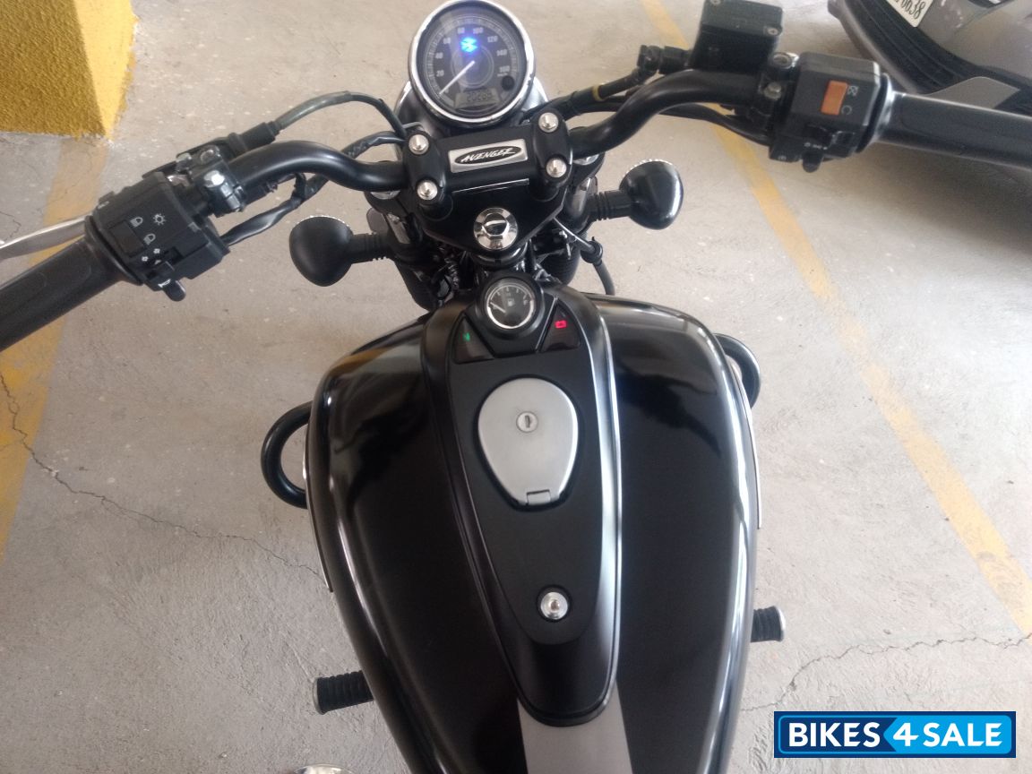 Matte Black Bajaj Avenger Street 220