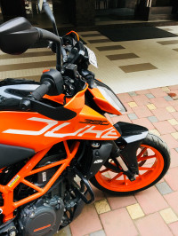 Orange KTM Duke 390