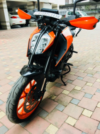 Orange KTM Duke 390