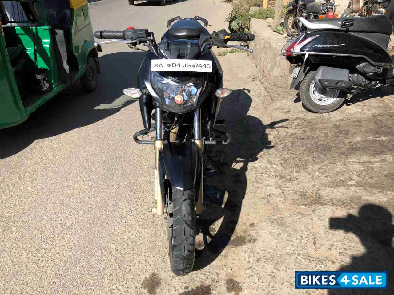 Matte Black TVS Apache RTR 200 4V Matte Black TVS Apache RTR 200 4V