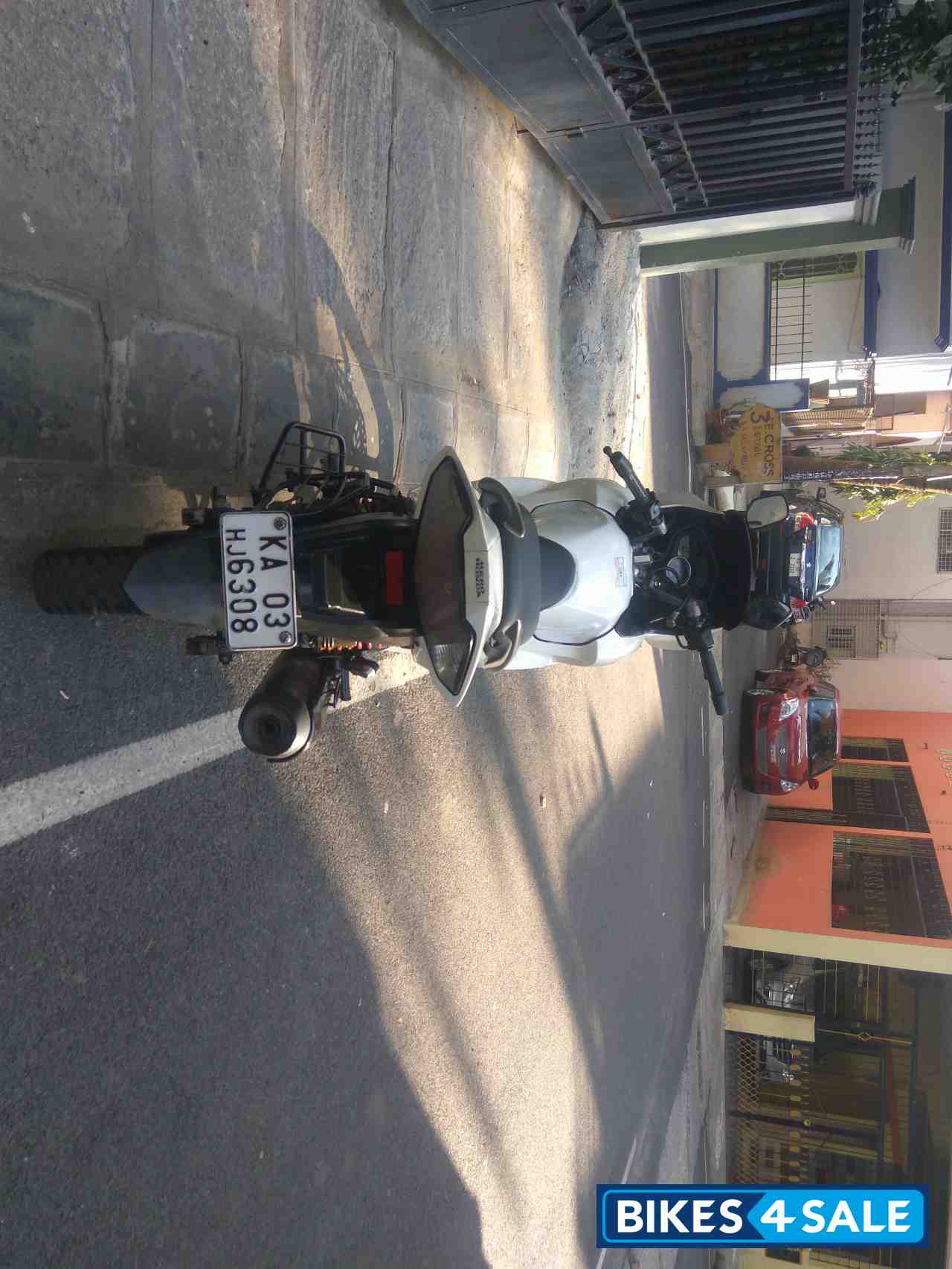 White Hero Karizma ZMR