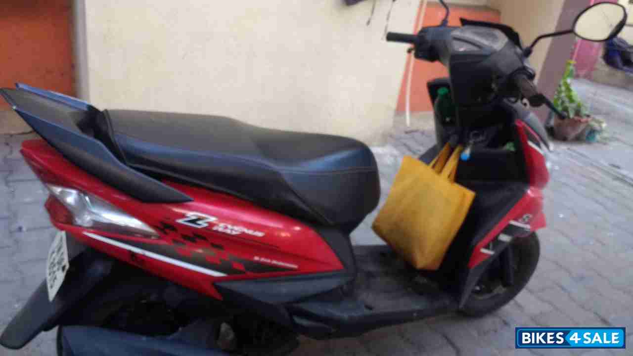 Red And Black Yamaha Ray Z