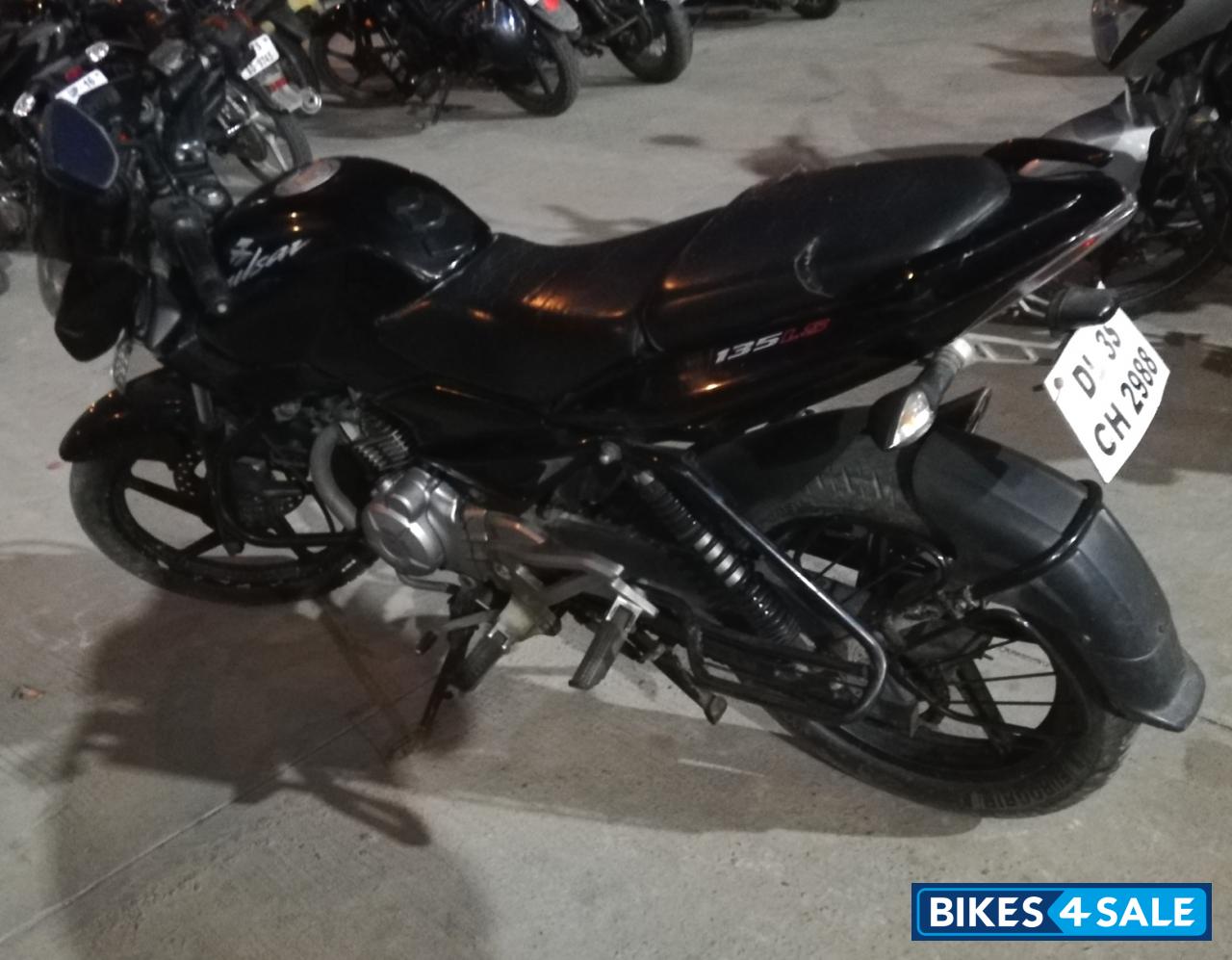 Black Bajaj Pulsar 135LS Black Bajaj Pulsar 135LS
