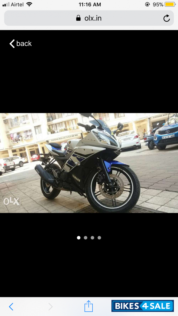 White & Blue Yamaha YZF R15