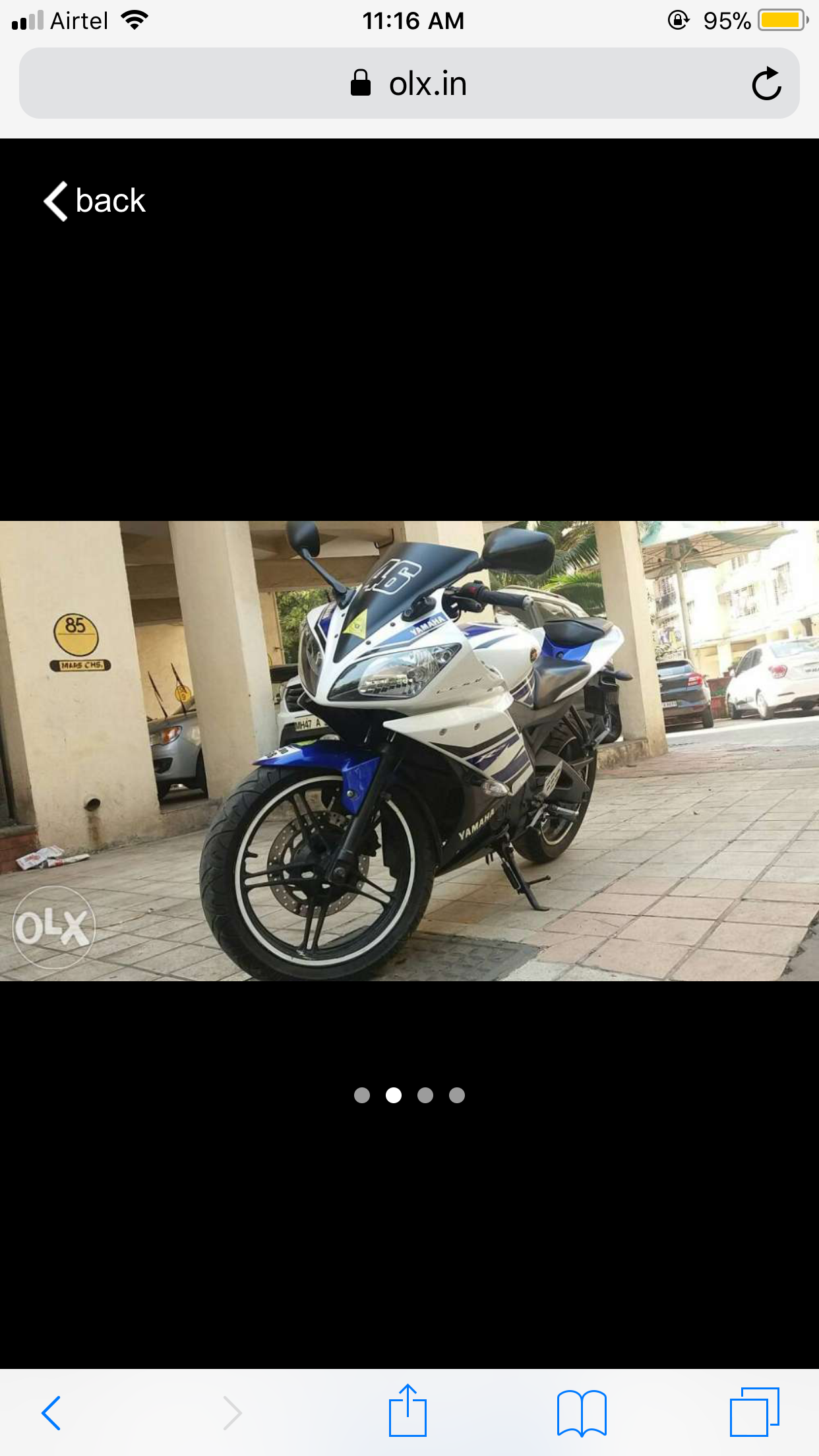 White & Blue Yamaha YZF R15