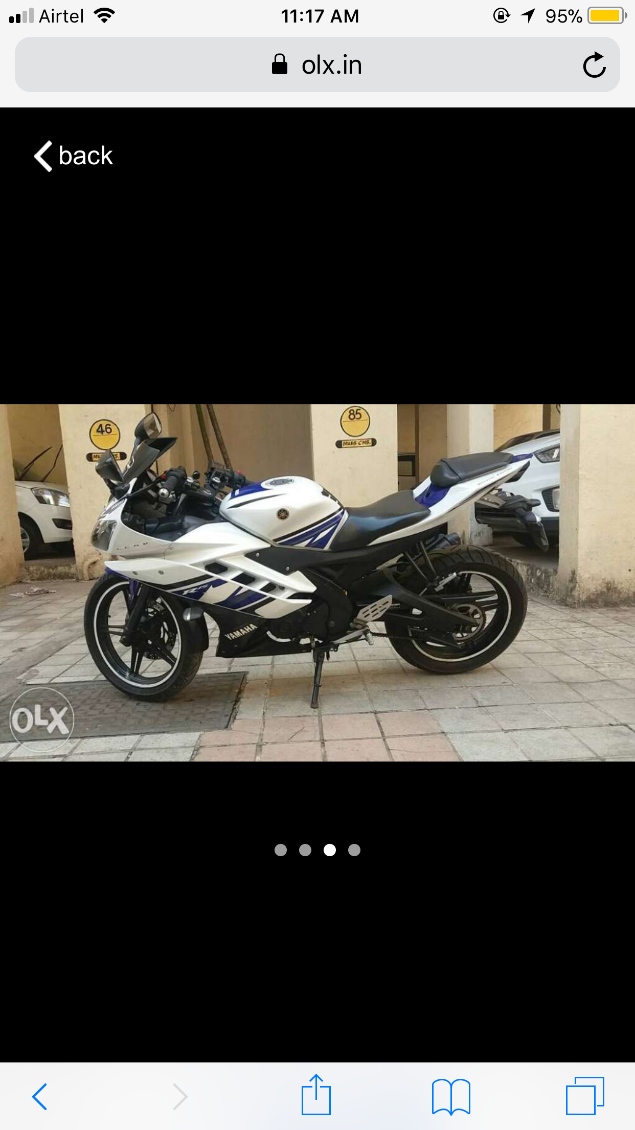 White & Blue Yamaha YZF R15