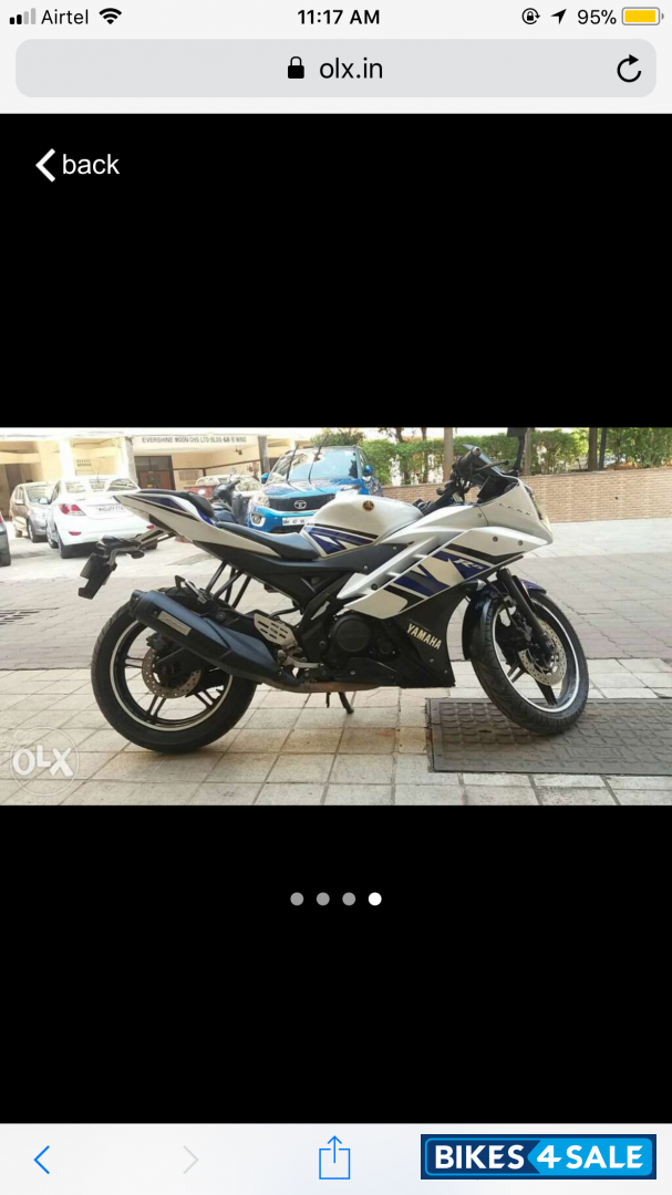 White & Blue Yamaha YZF R15