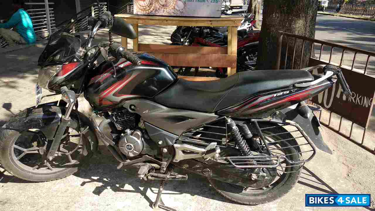 Black Bajaj Discover 125T