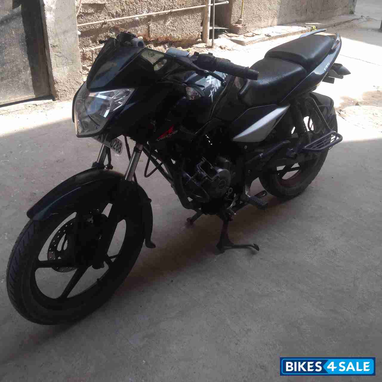 Black Bajaj Pulsar 135LS