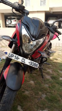 Red Bajaj Pulsar 200 NS