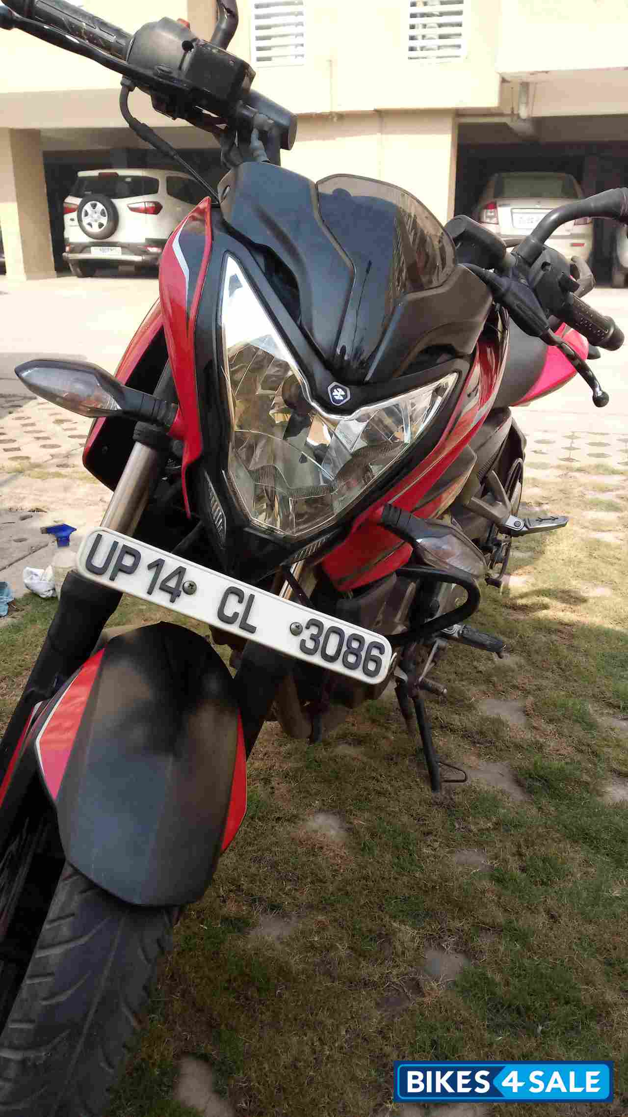 Red Bajaj Pulsar 200 NS