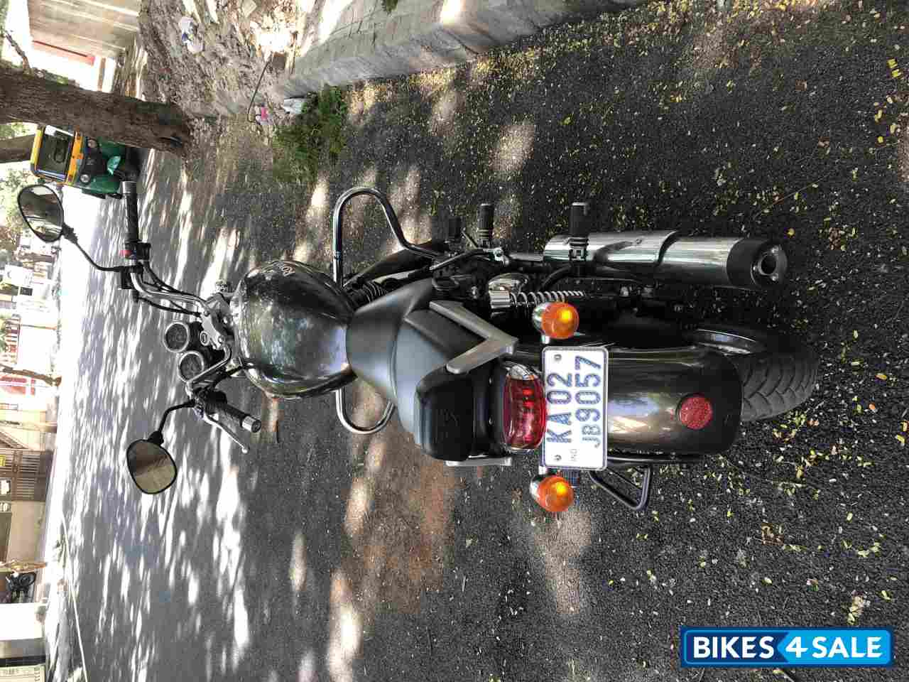 Lightning Royal Enfield Thunderbird 350 Lightning Royal Enfield Thunderbird 350