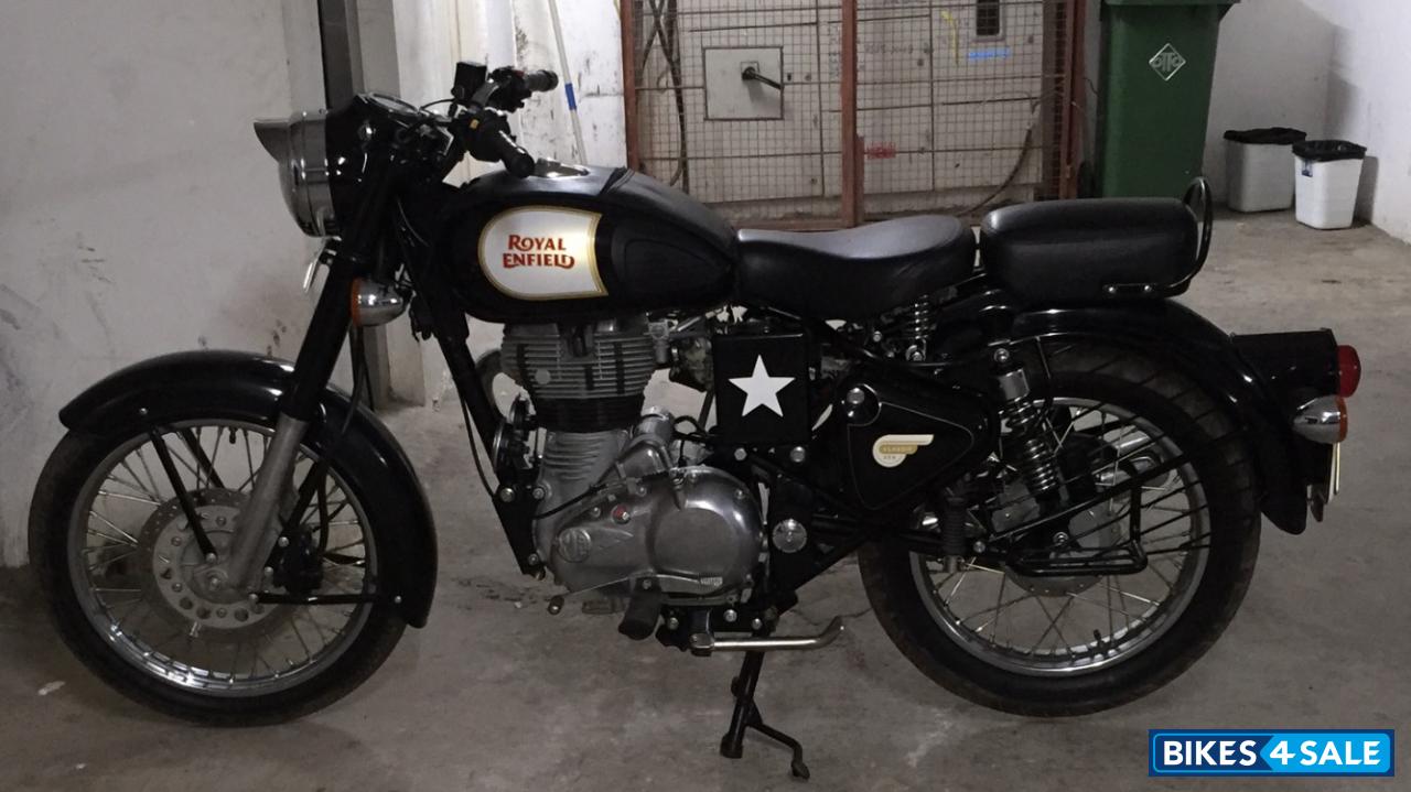 Black Royal Enfield Classic 350