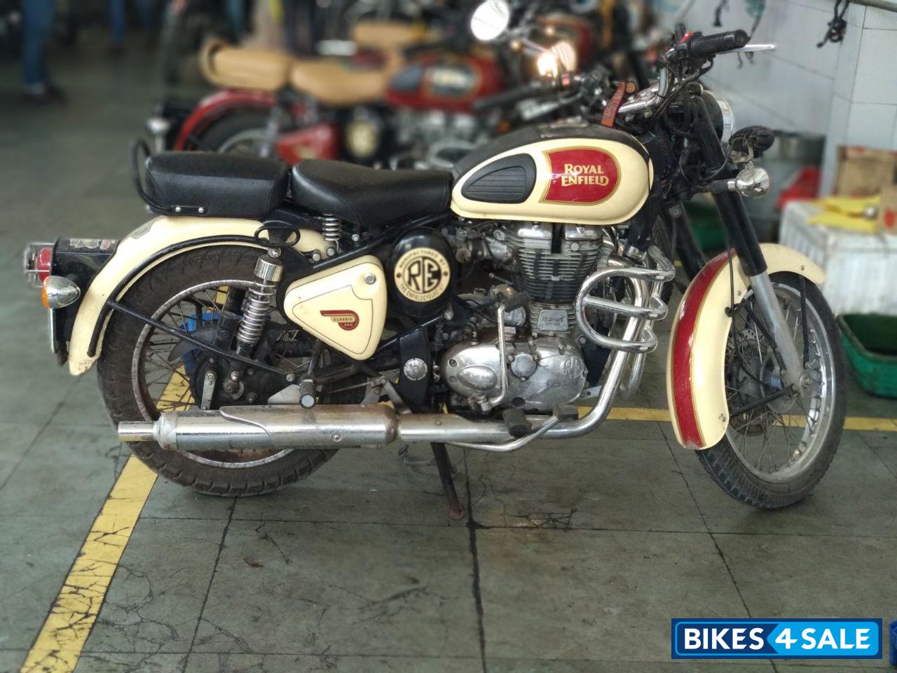 Tan Royal Enfield Classic 500