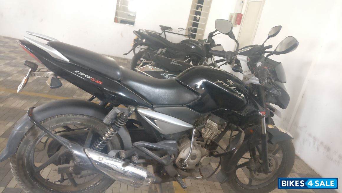 Black Bajaj Pulsar 135LS
